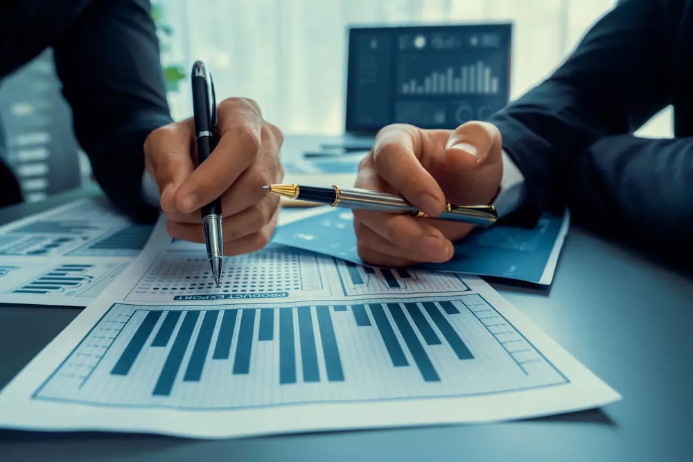 Análise de planilhas e balanços contábeis para Valuation.